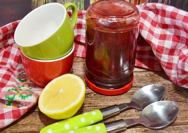 Варенье из клубники с лимоном на зиму: рецепты, Пятиминутка, с базиликом