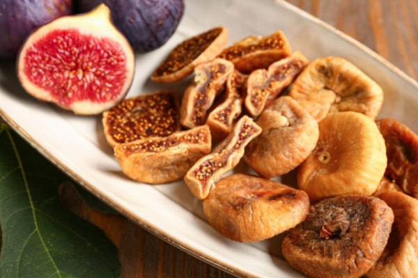 10 «полезных» продуктов, в которых сахара больше, чем в Кока-Коле