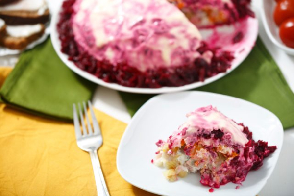 12+ блюд советской кухни, за которые стыдно — но мы всё равно их любим